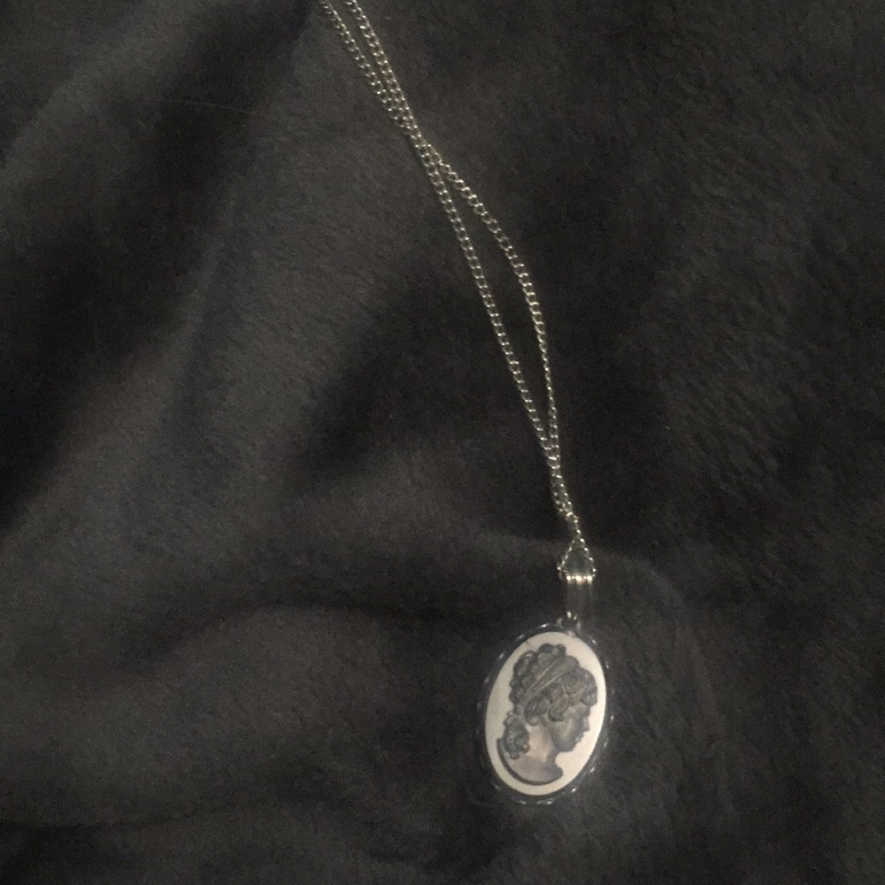 Vintage Mirrored Cameo Necklace